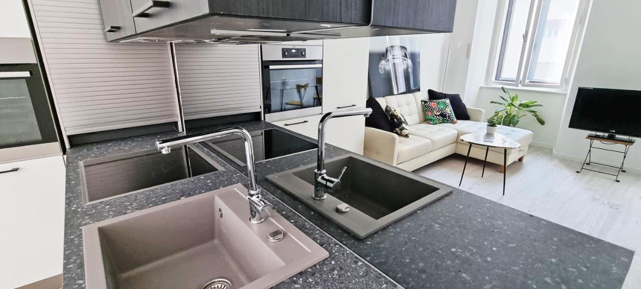 Casa Bianca - 2 Bedroom Design Apartment 的里雅斯特 外观 照片