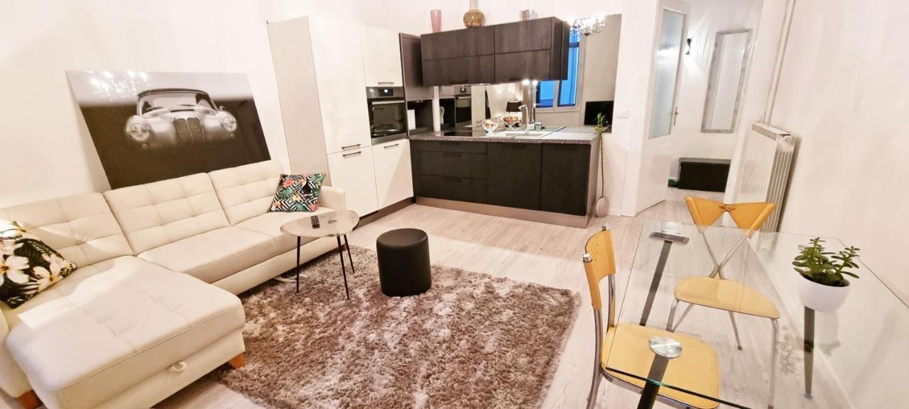 Casa Bianca - 2 Bedroom Design Apartment 的里雅斯特 外观 照片