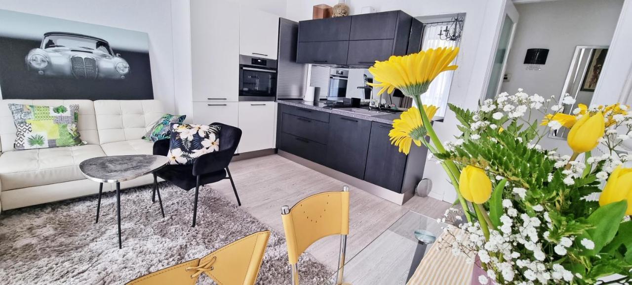 Casa Bianca - 2 Bedroom Design Apartment 的里雅斯特 外观 照片