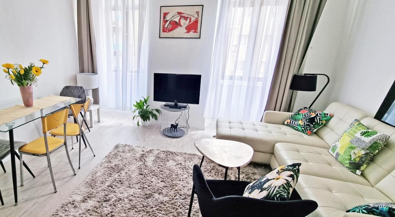 Casa Bianca - 2 Bedroom Design Apartment 的里雅斯特 外观 照片